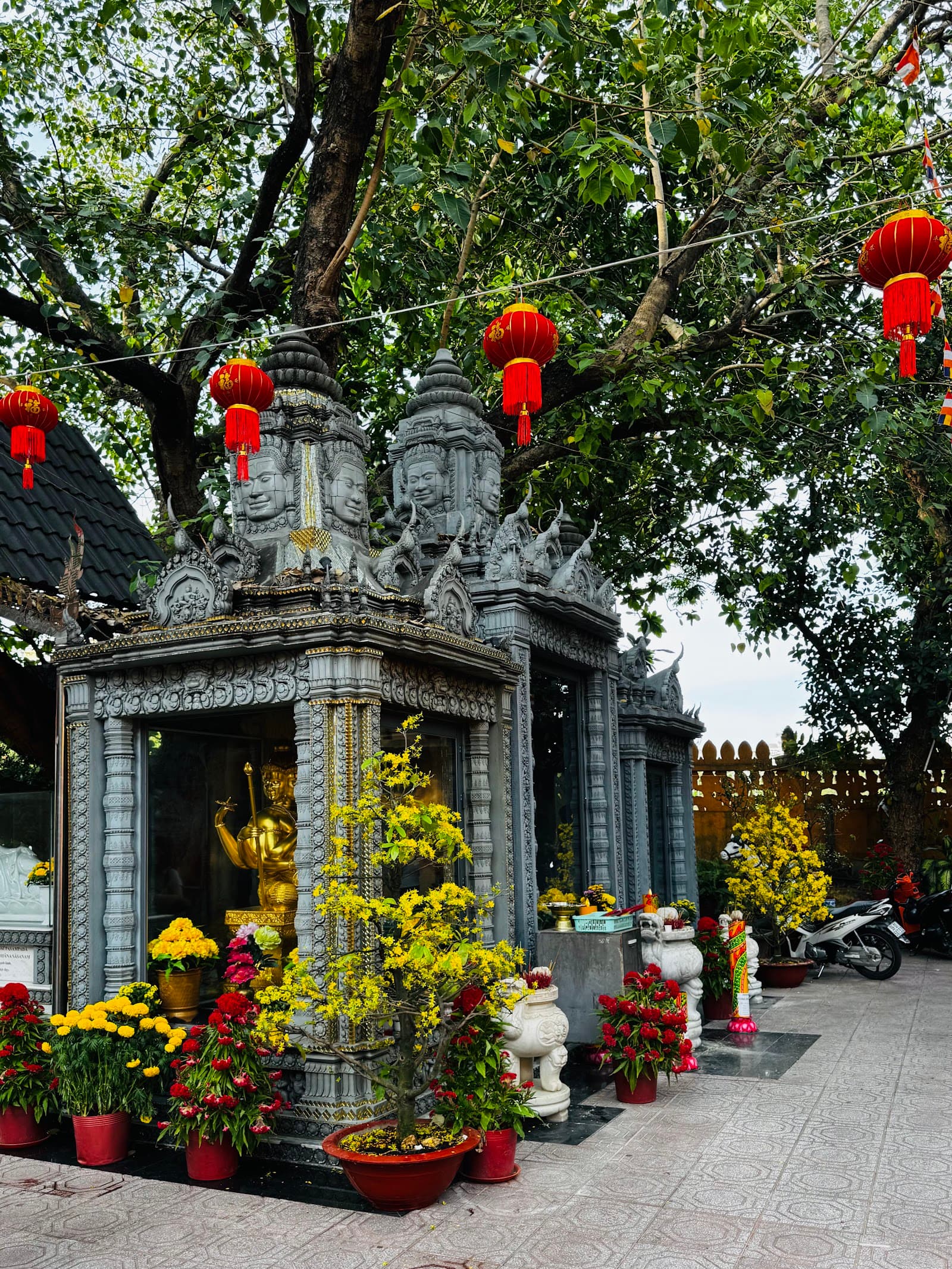 Chánh điện